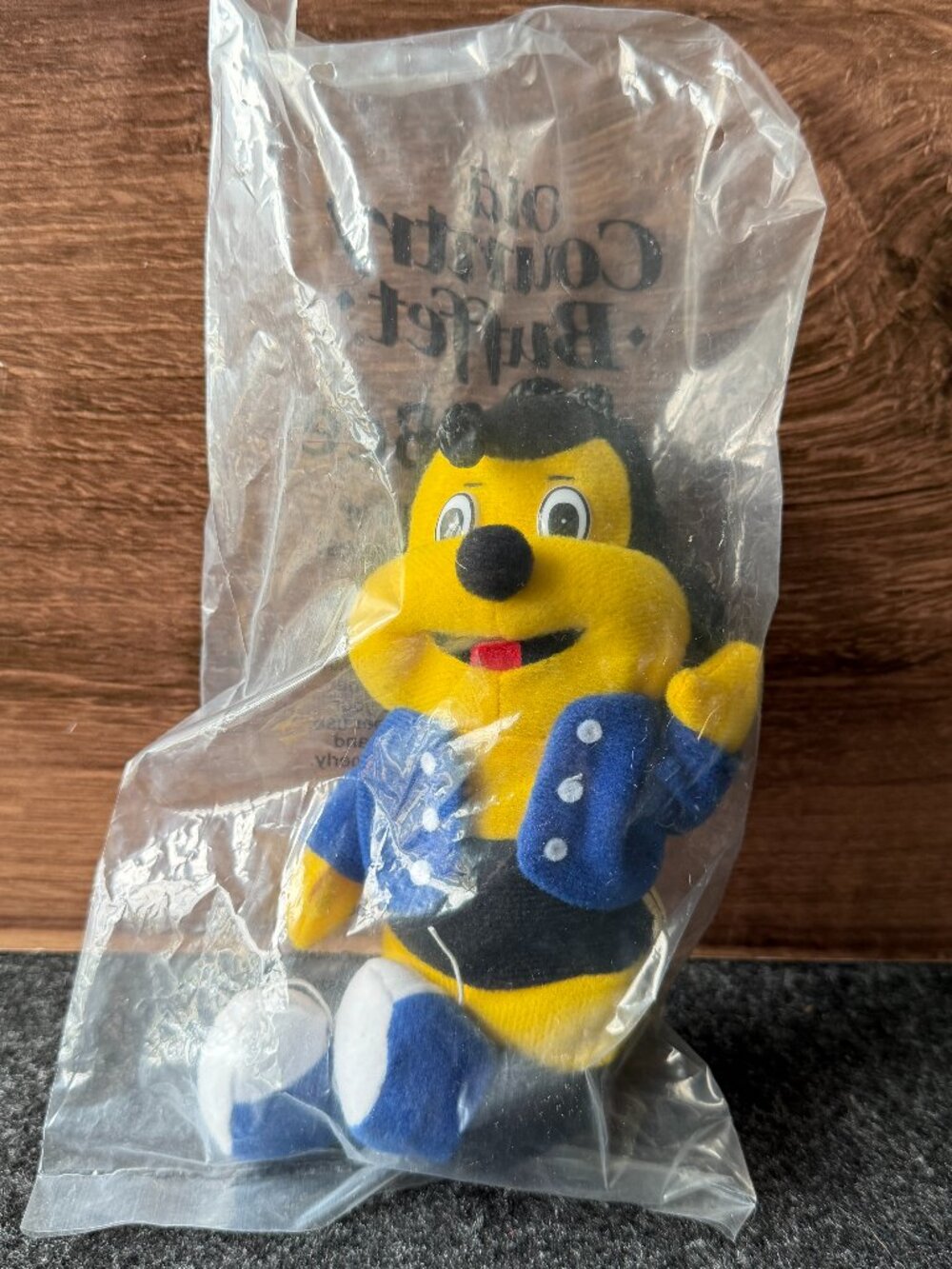 Vintage 1998 Old Country Buffet O.C. Bee Mascot Plush NIP